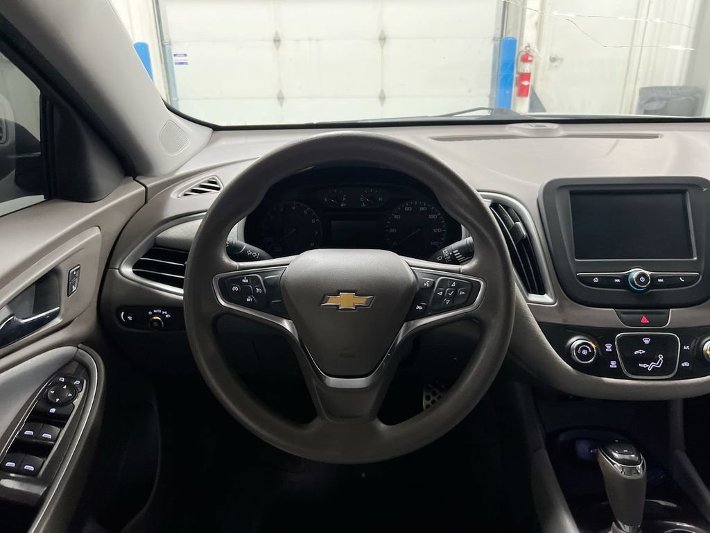 Used 2017 Chevrolet Malibu LS FWD image 11