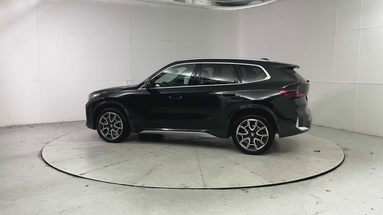 Used 2025 BMW X1 xDrive28i w/ Technology Package AWD/4WD image 4