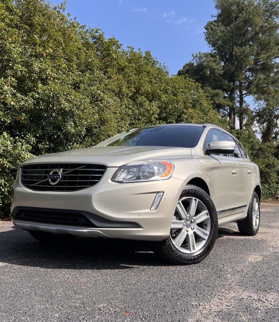 Used 2017 Volvo XC60 T5 Inscription w/ Advanced Package AWD/4WD image 2
