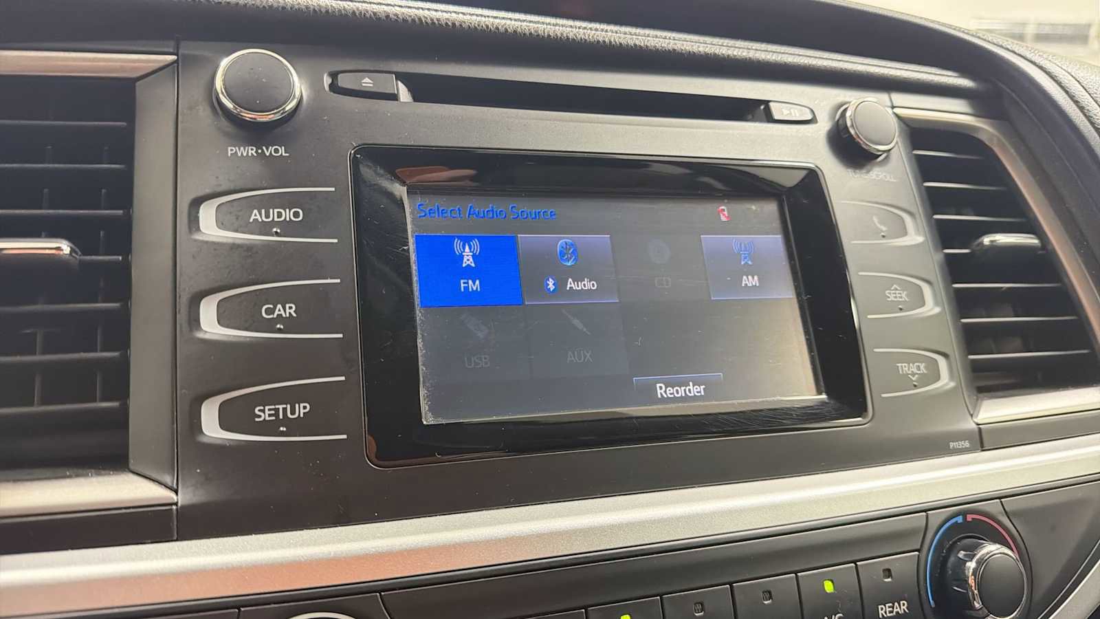 Certified 2018 Toyota Highlander LE FWD image 18