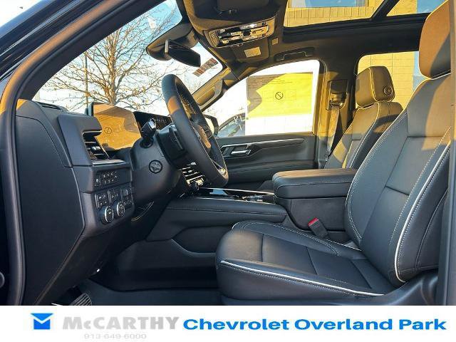 New 2026 Chevrolet Suburban Premier w/ Sun And Tow Package AWD/4WD image 18