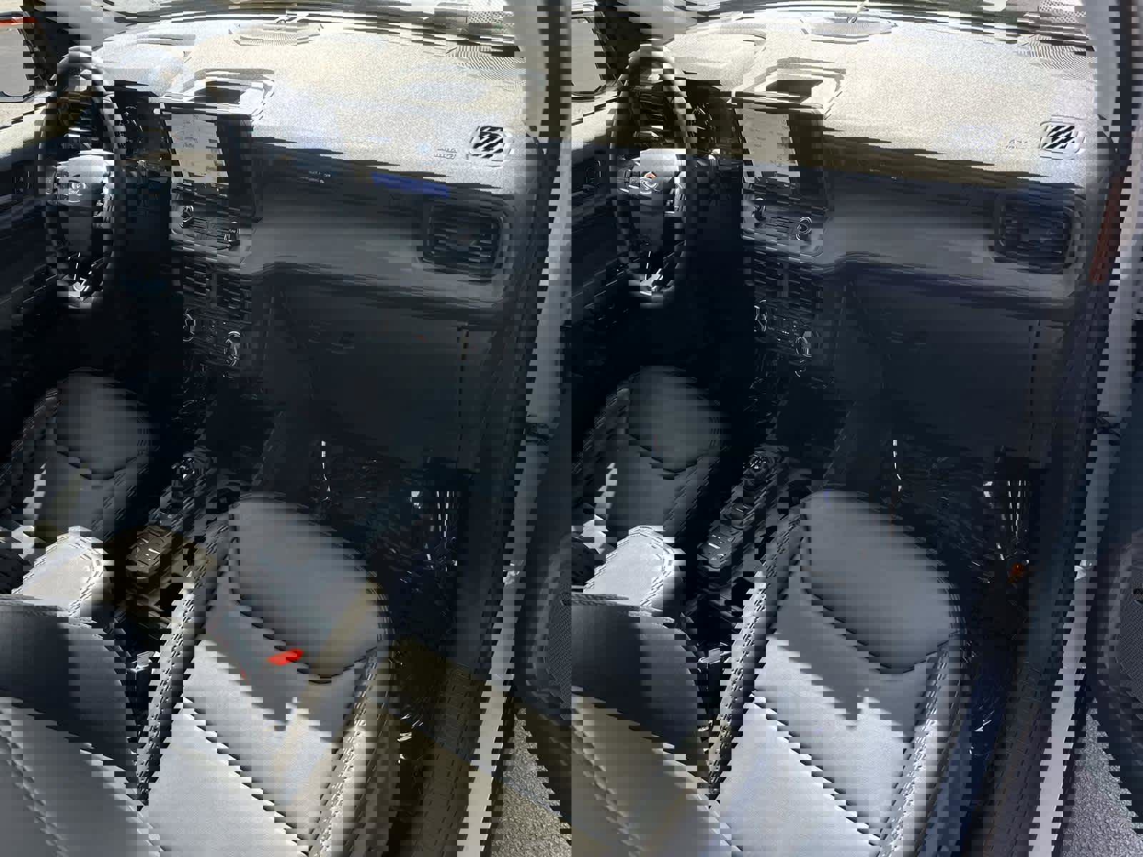 Used 2024 Ford Maverick Lariat w/ Black Appearance Package image 12