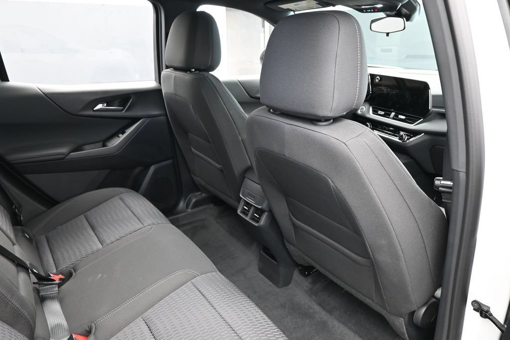 Used 2026 Chevrolet Equinox LT FWD image 43