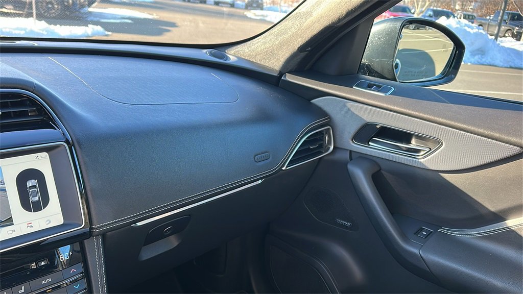 Used 2018 Jaguar F-PACE S image 18