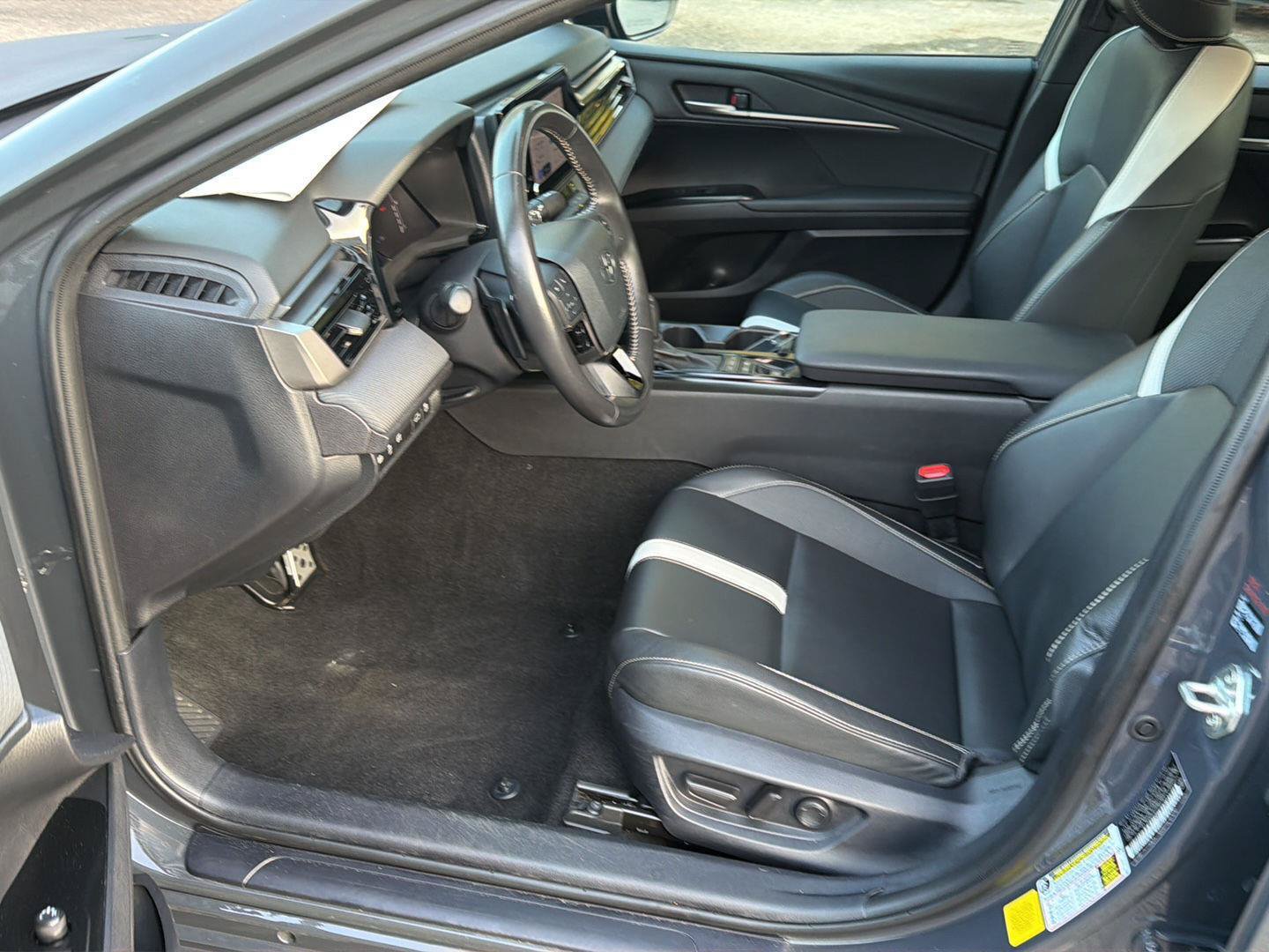 Certified 2025 Toyota Camry SE FWD image 10