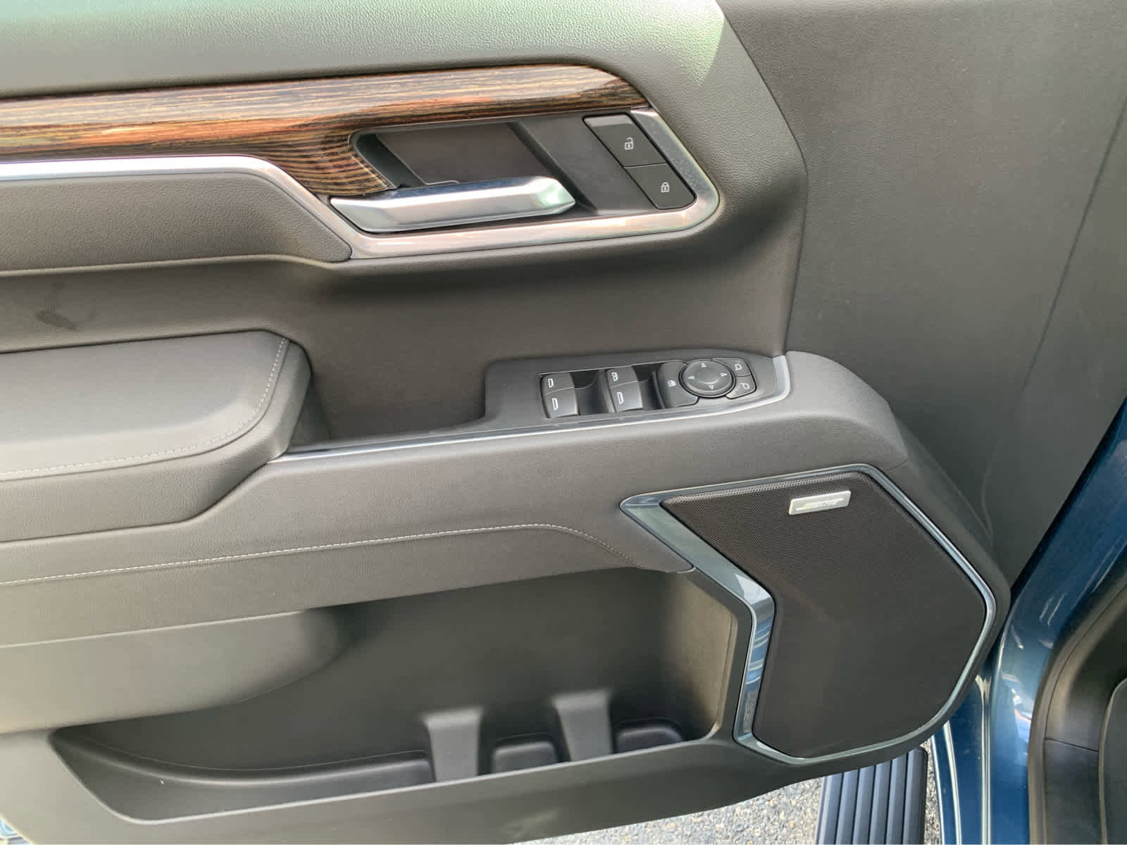 Used 2025 GMC Sierra 1500 Elevation w/ Preferred Package image 12