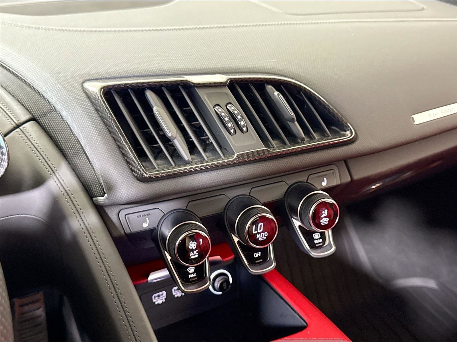 Used 2018 Audi R8 V10 w/ Premium Package image 19