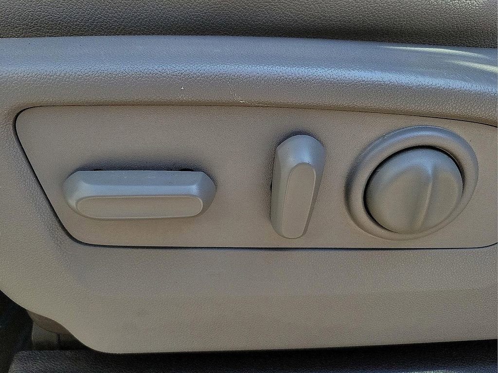 Used 2022 Chevrolet Silverado 3500 LTZ w/ LTZ Convenience Package image 15