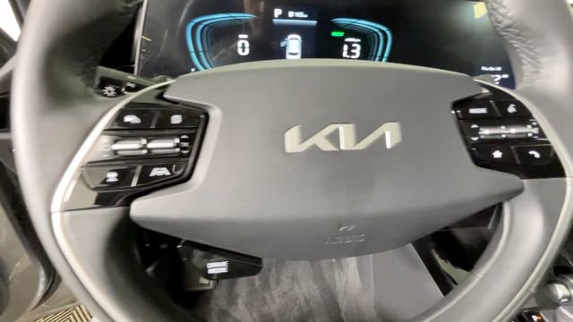 Used 2024 Kia Niro EX FWD image 24