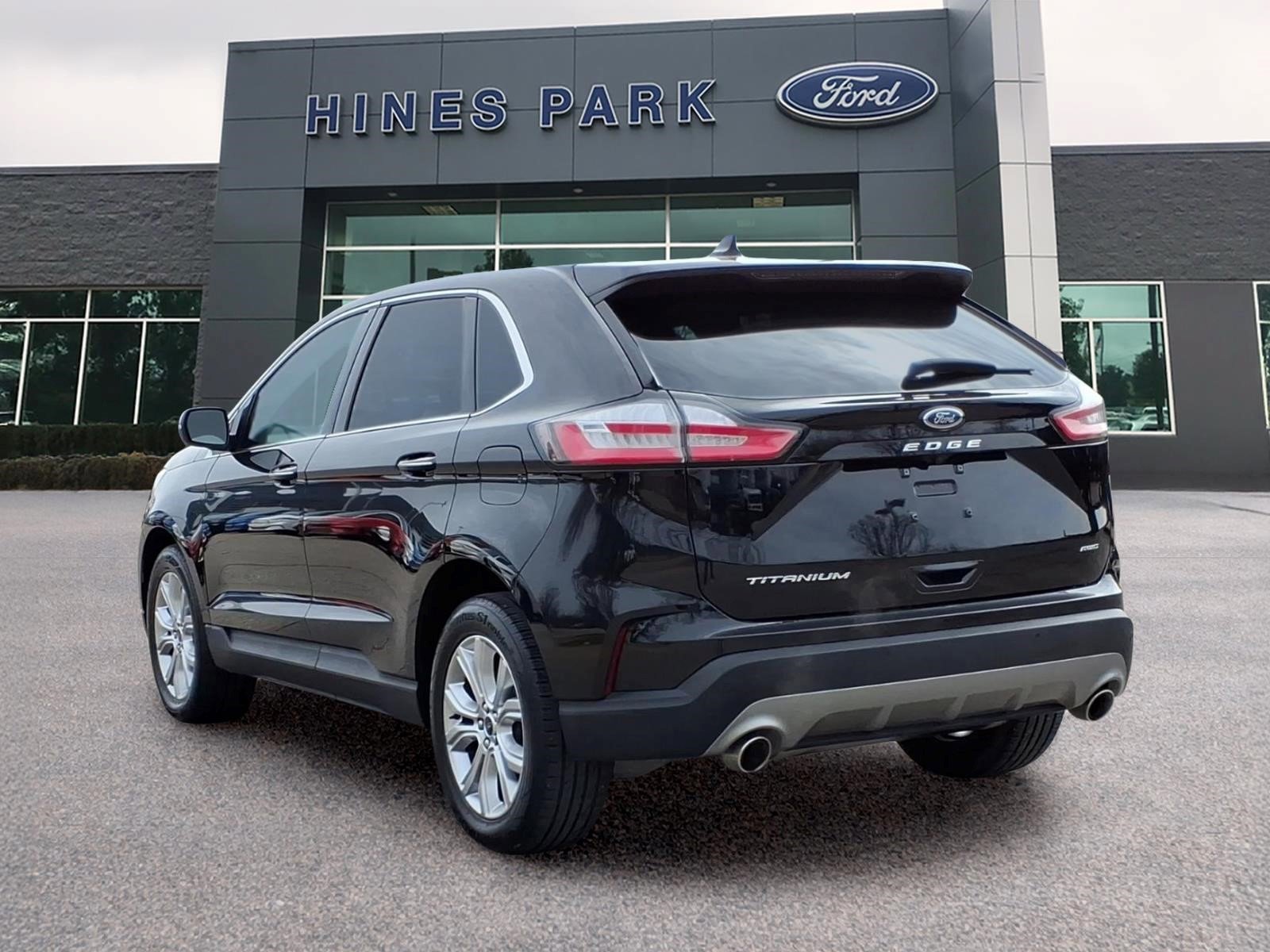 Used 2024 Ford Edge Titanium image 5