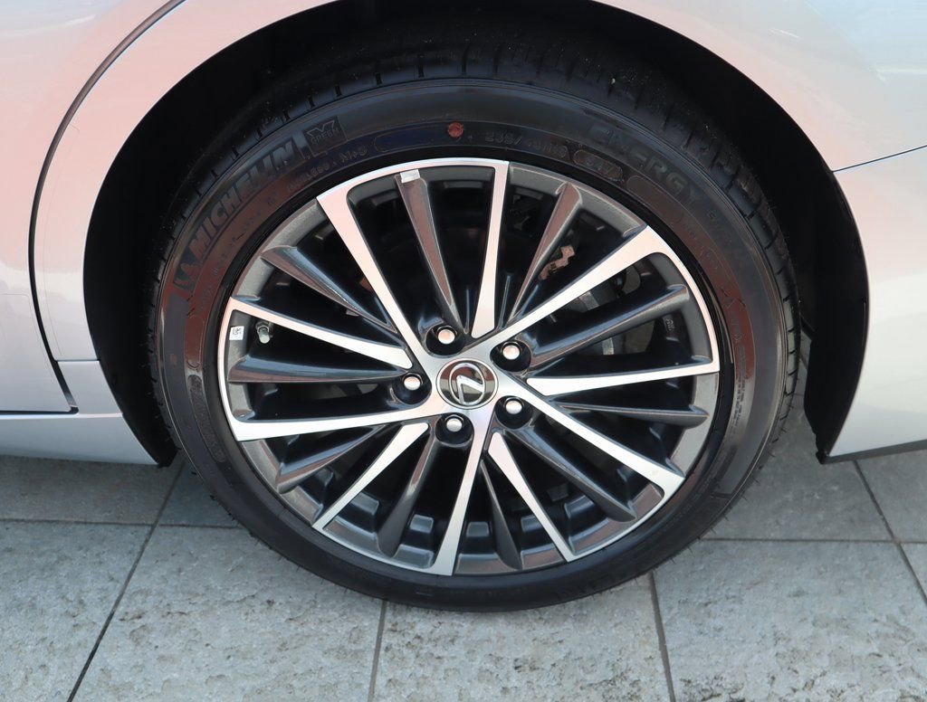 Used 2025 Lexus ES 350 w/ Premium Package image 10