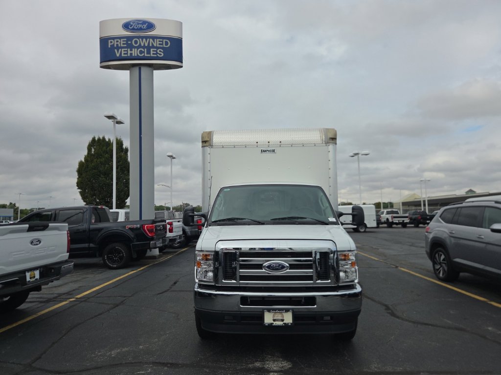 Certified 2024 Ford E-450 and Econoline 450 Super Duty w/ Power Windows & Locks Group RWD image 9
