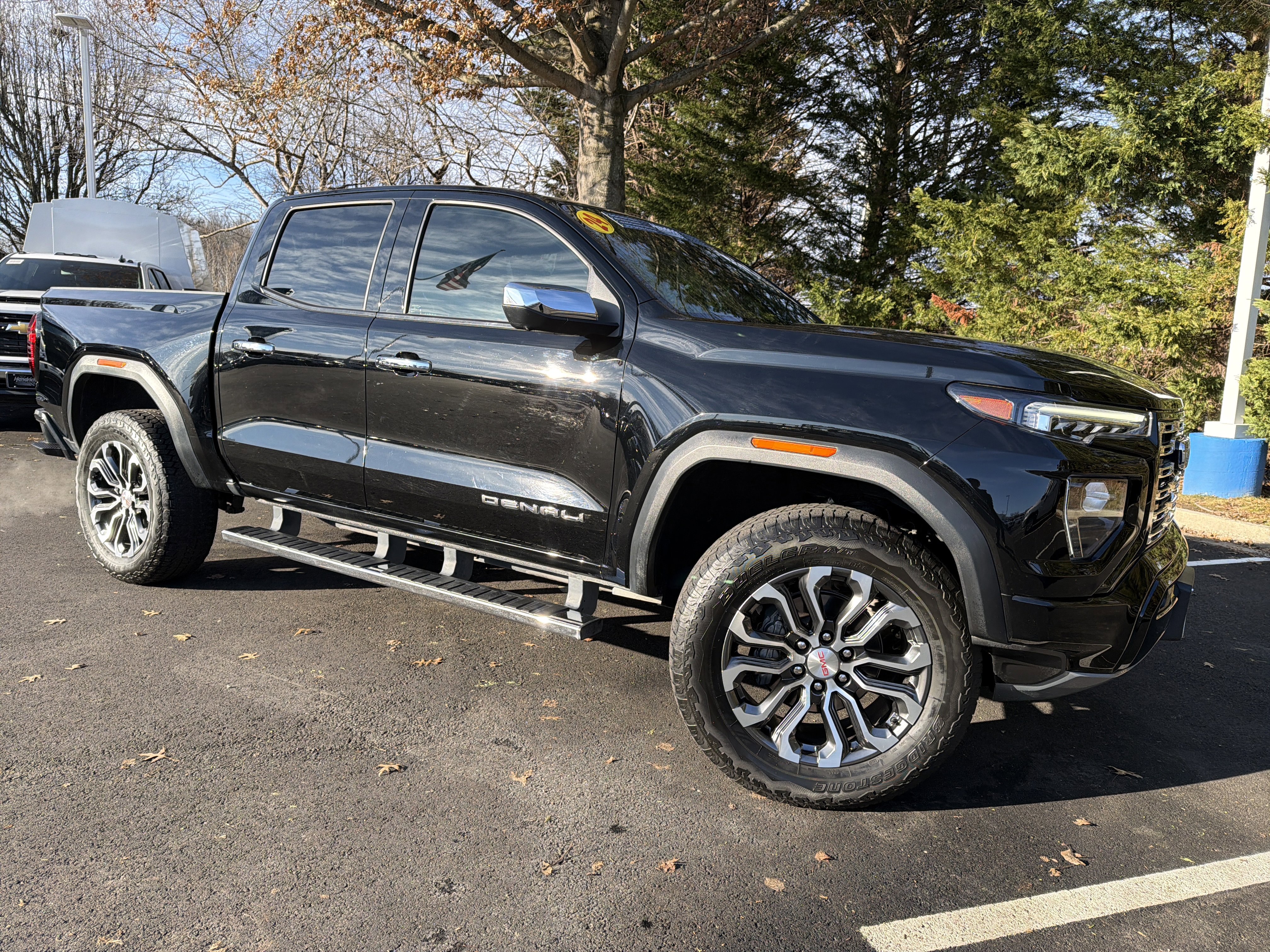 Used 2024 GMC Canyon Denali AWD/4WD image 2