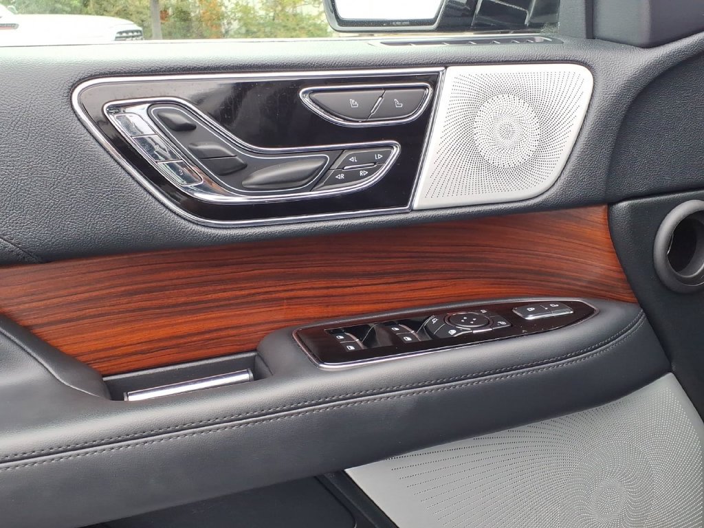 Used 2024 Lincoln Navigator L Reserve AWD/4WD image 4