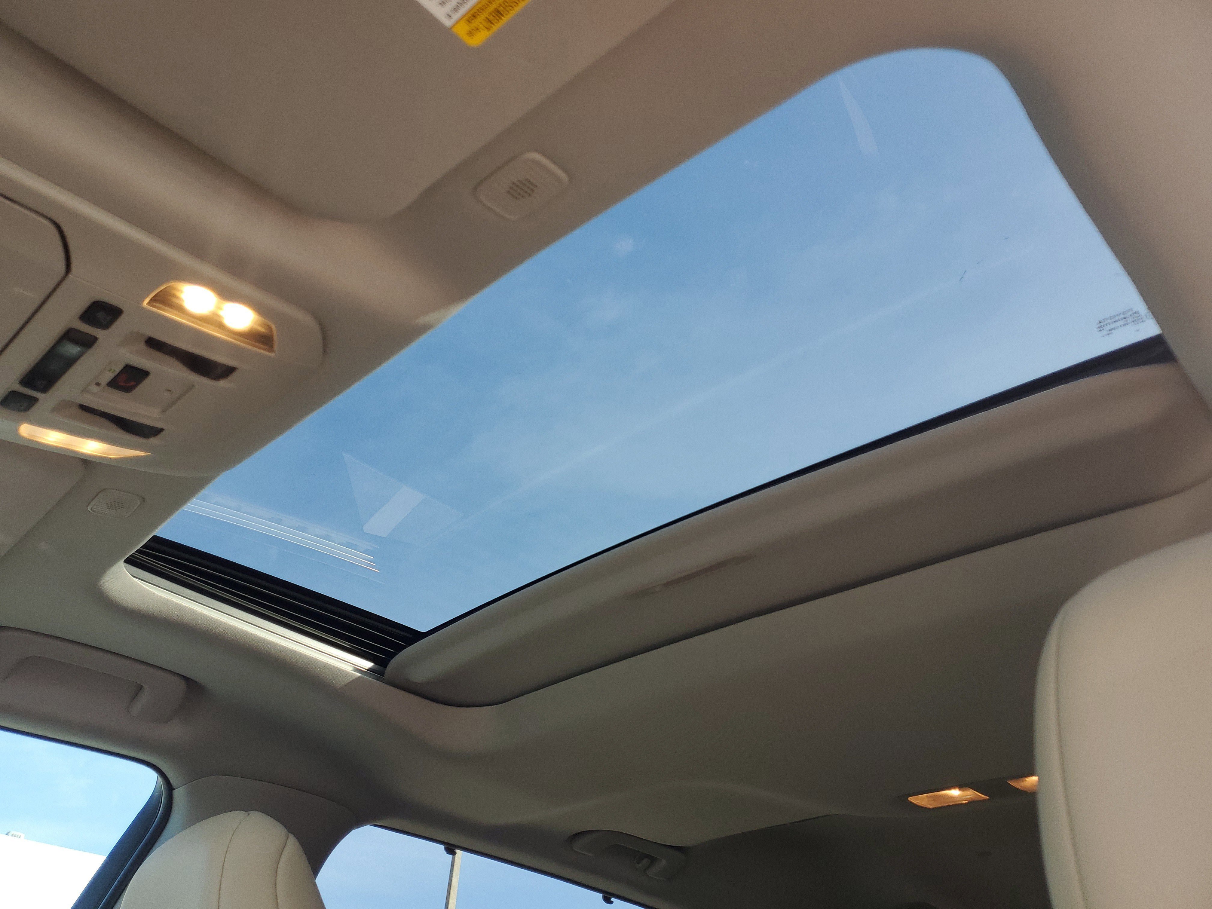 Used 2024 Toyota Highlander XLE FWD image 29