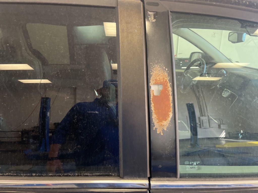 Used 2015 Chrysler Town & Country Touring FWD image 28