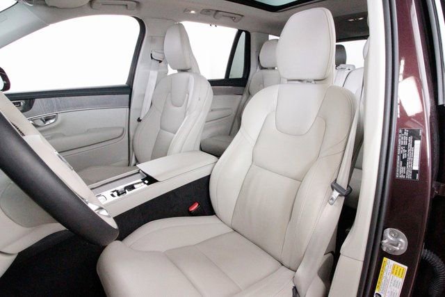 Used 2025 Volvo XC90 B6 Ultra w/ Protection Package image 22