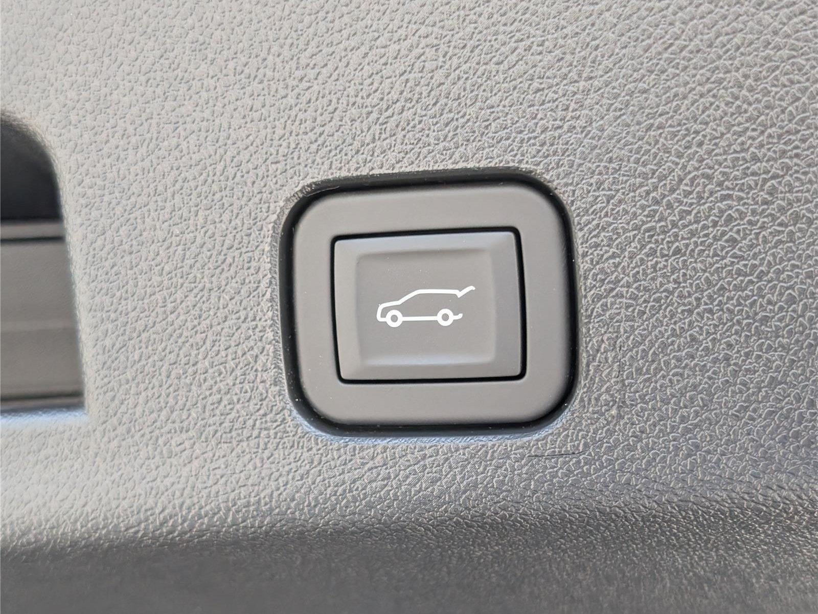 New 2027 Chevrolet Traverse LT w/ Driver Confidence Package FWD image 11