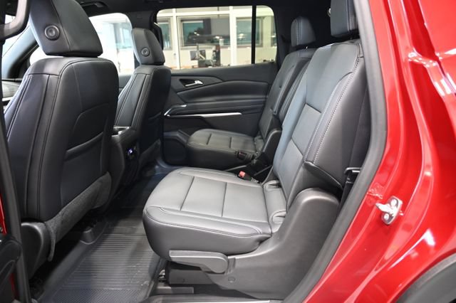 New 2027 Chevrolet Traverse LT w/ Sun and Wheel Package FWD image 11
