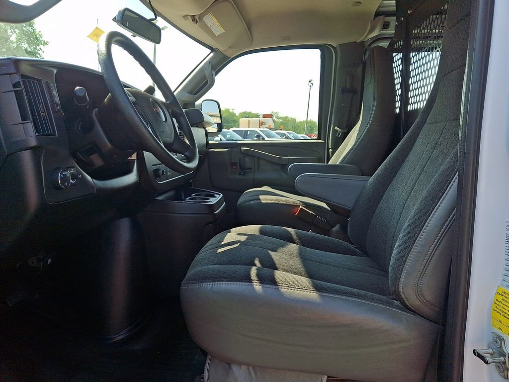 Used 2025 GMC Savana 2500 w/ Driver Convenience Package RWD image 12