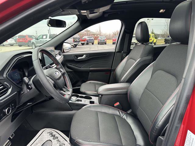 Used 2023 Ford Escape ST-Line w/ Tech Pack #1 AWD/4WD image 10