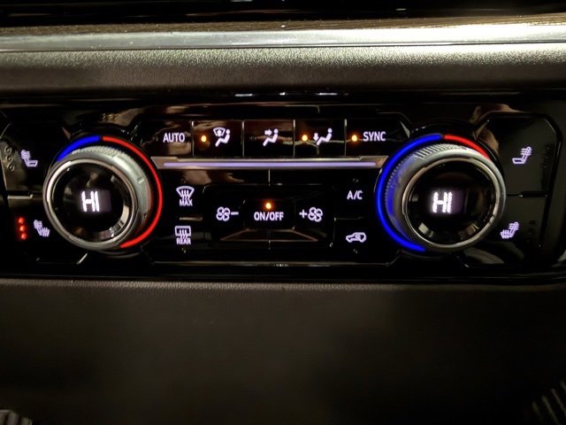 Used 2025 Chevrolet Silverado 2500 LT w/ Convenience Package image 21