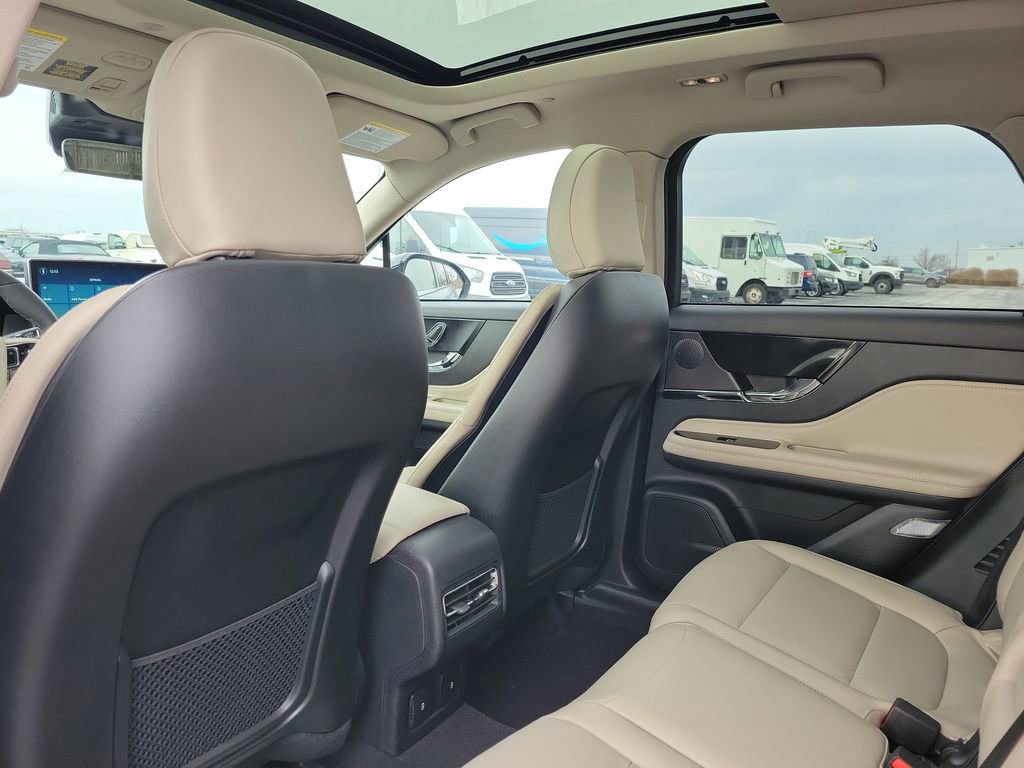 New 2026 Lincoln Corsair Premiere image 15