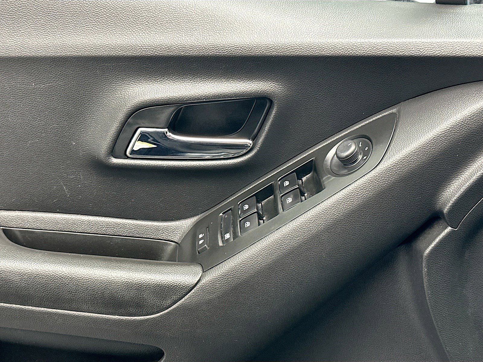 Used 2021 Chevrolet Trax LT image 13