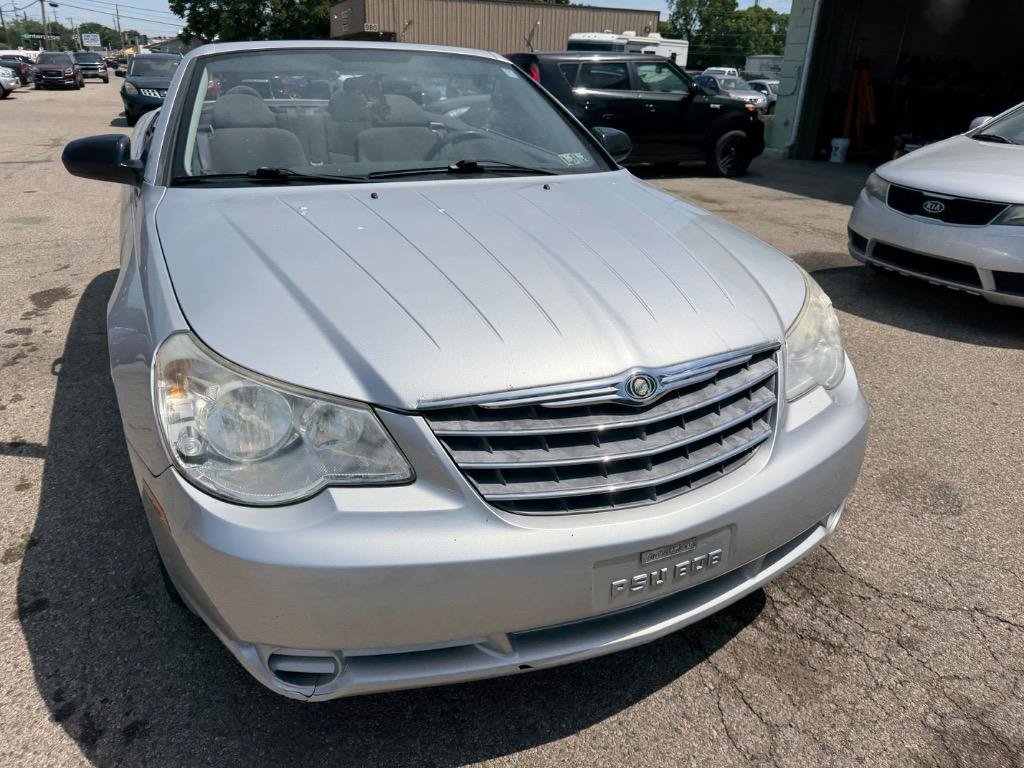 Used 2009 Chrysler Sebring LX w/ Convenience Group FWD image 3