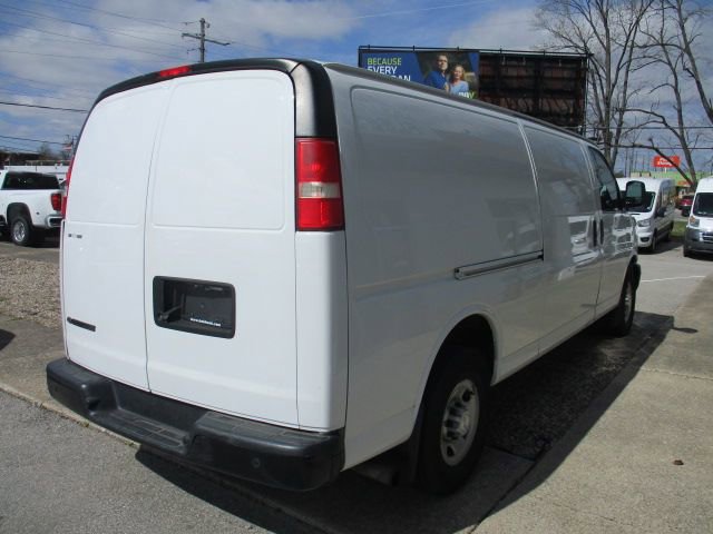 Used 2017 Chevrolet Express 3500 Extended image 6
