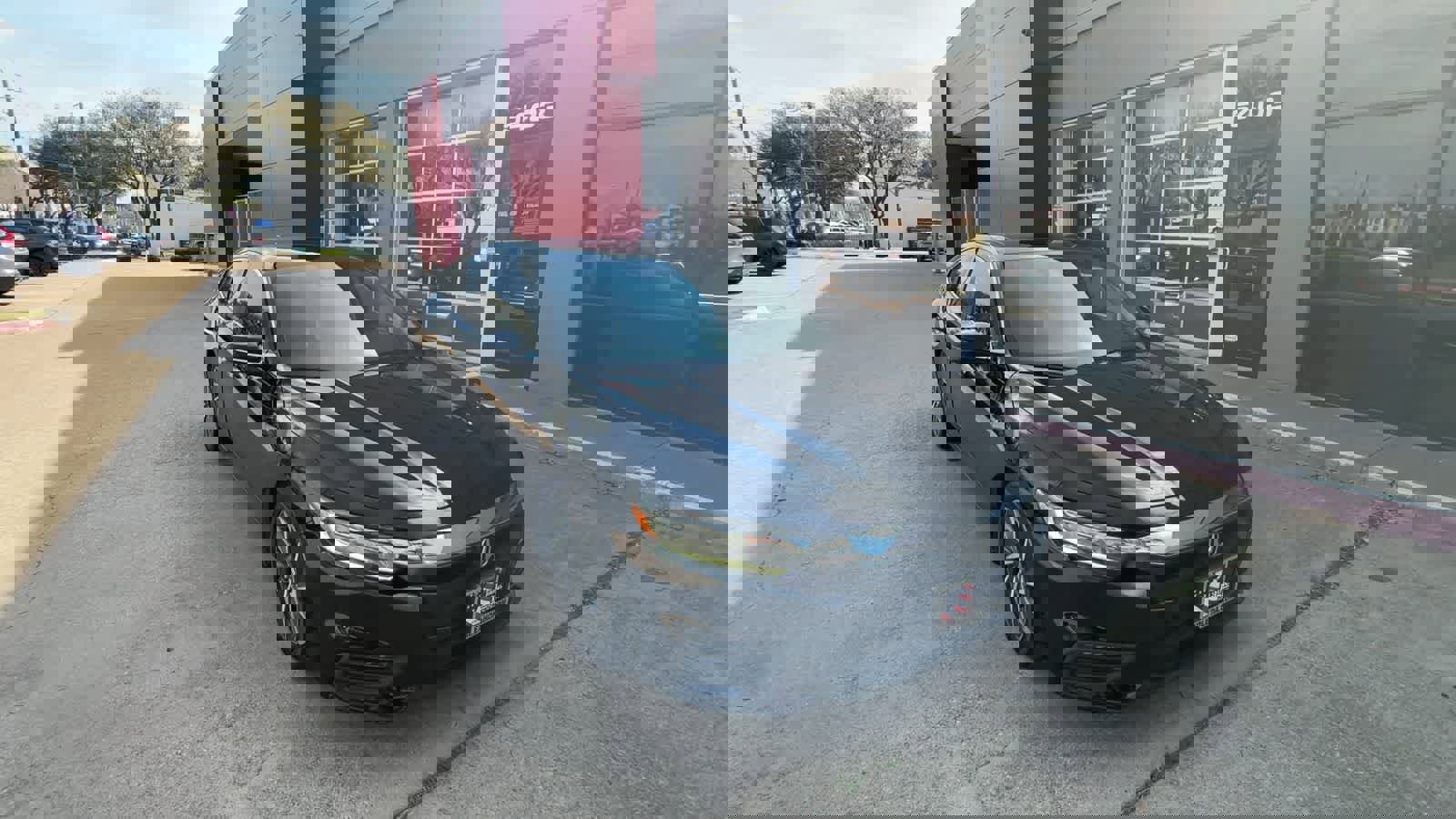 Used 2020 Honda Insight Touring image 2