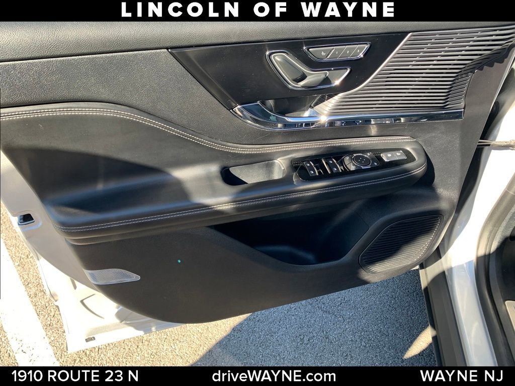 Used 2020 Lincoln Corsair AWD w/ Equipment Group 101A image 12