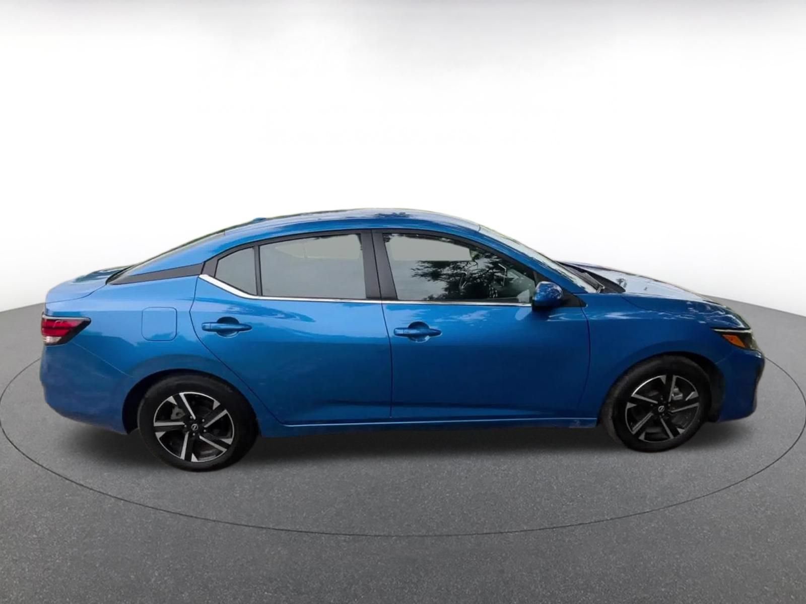 Used 2025 Nissan Sentra SV FWD image 16