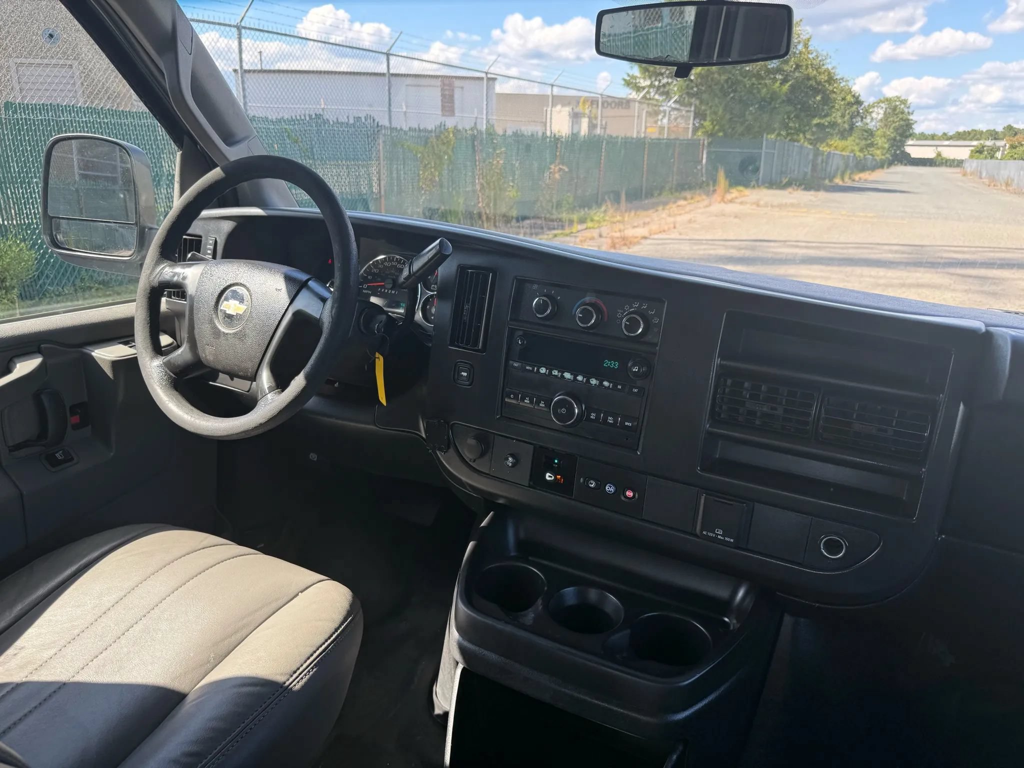 Used 2016 Chevrolet Express 2500 RWD image 35