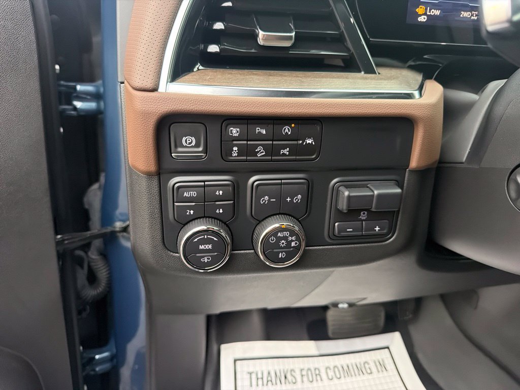 Used 2025 Chevrolet Tahoe High Country AWD/4WD image 21
