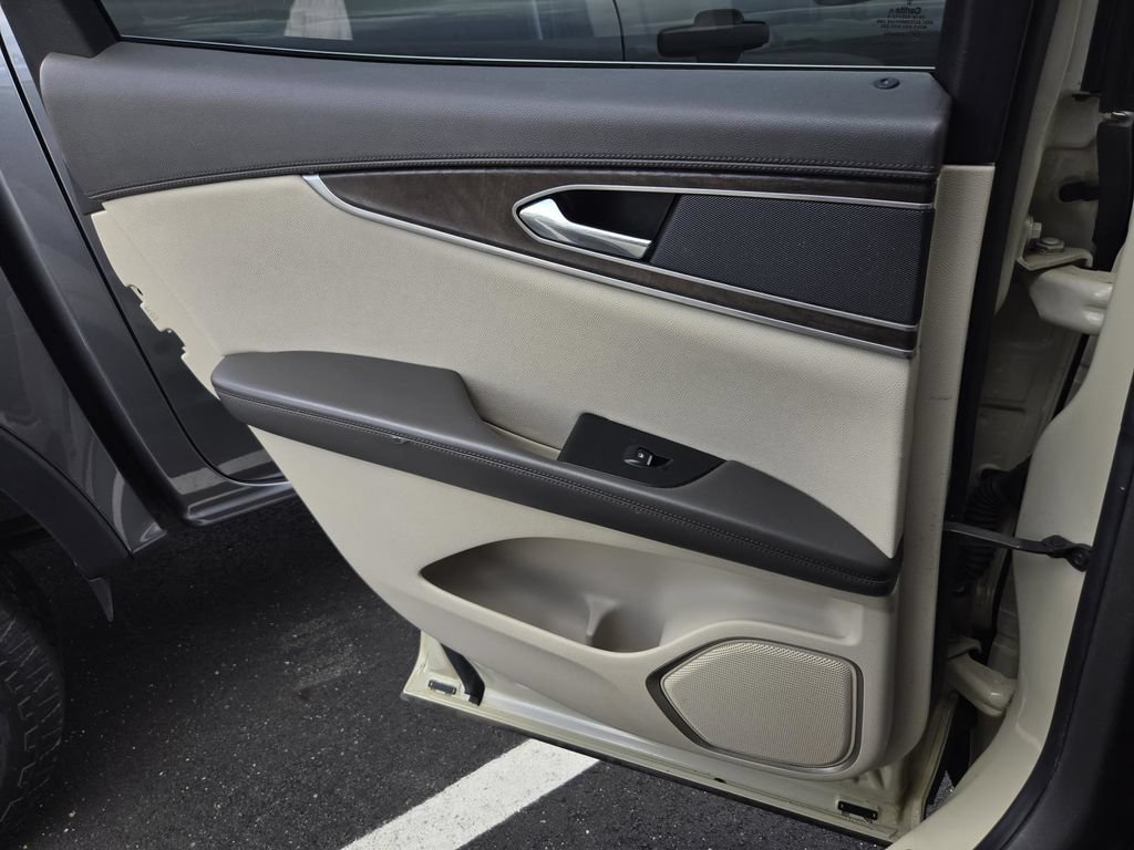 Used 2016 Lincoln MKX Select w/ Select Plus Package FWD image 30