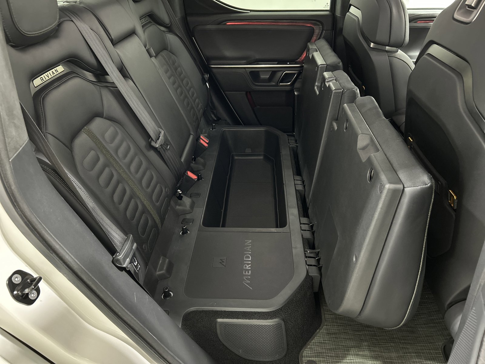 Used 2022 Rivian R1T Adventure image 24