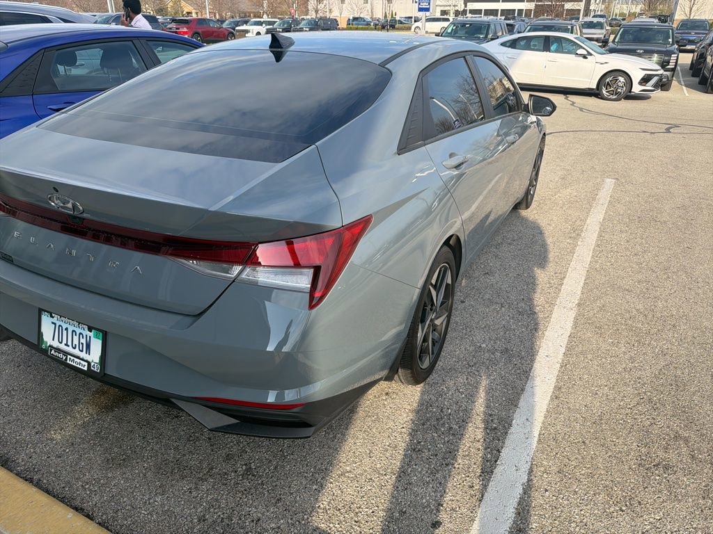 Used 2023 Hyundai Elantra SEL w/ Convenience Package image 5