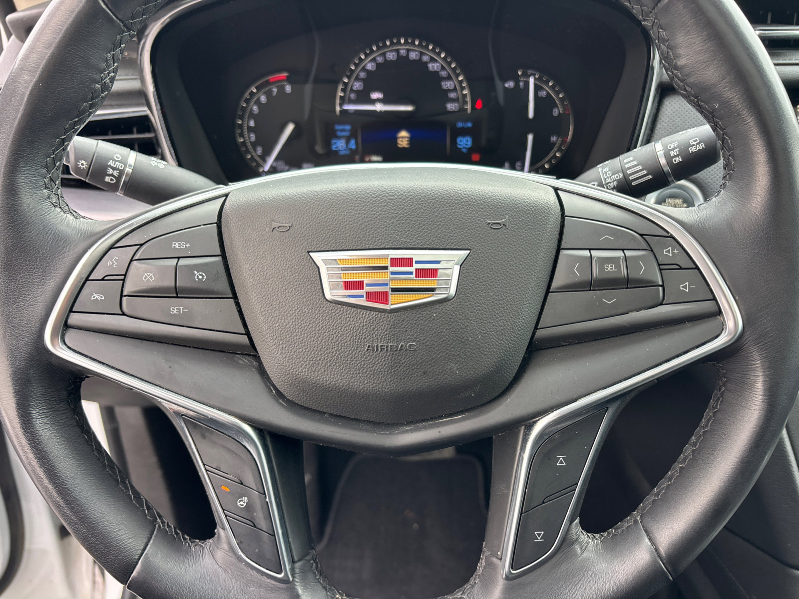 Used 2018 Cadillac XT5 Luxury w/ LPO, Black Ice Package image 16