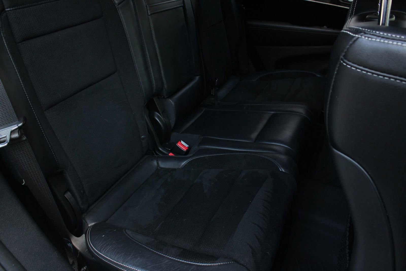 Used 2017 Jeep Grand Cherokee SRT AWD/4WD image 23