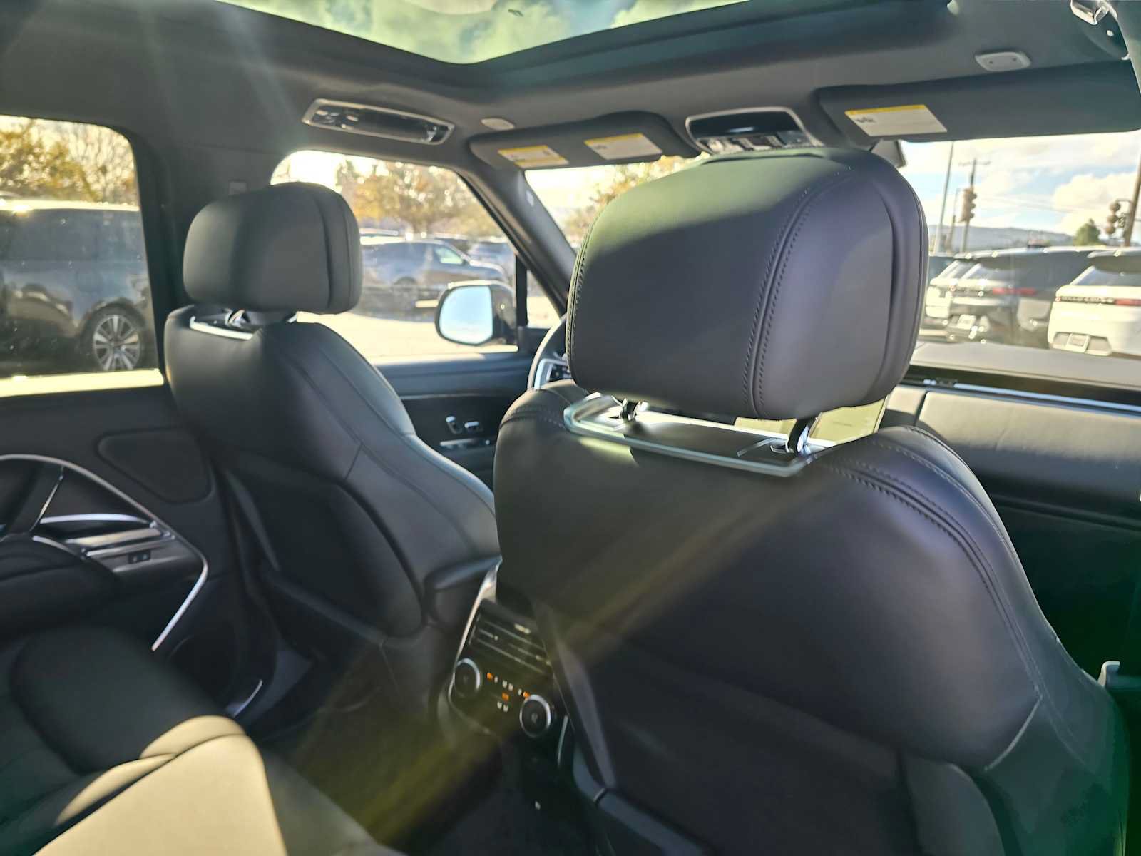 New 2025 Land Rover Range Rover SE AWD/4WD image 15