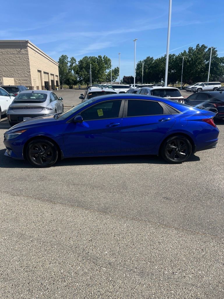 Used 2021 Hyundai Elantra Blue FWD image 3