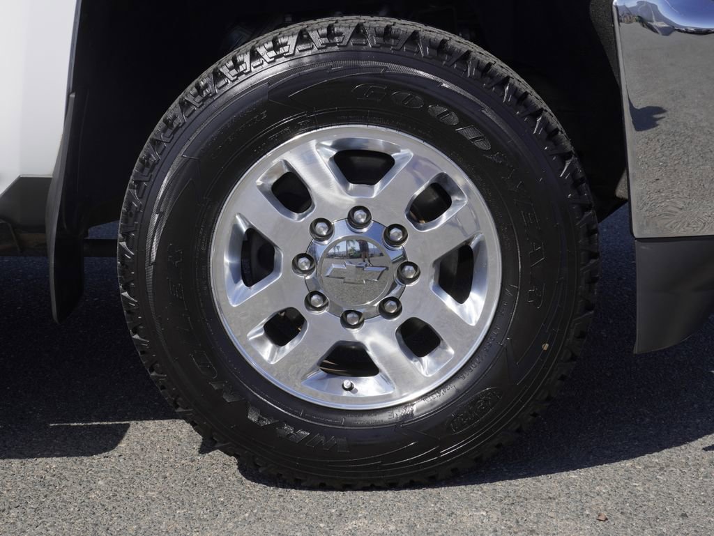 Used 2015 Chevrolet Silverado 2500 LT w/ LT Convenience Package RWD image 10