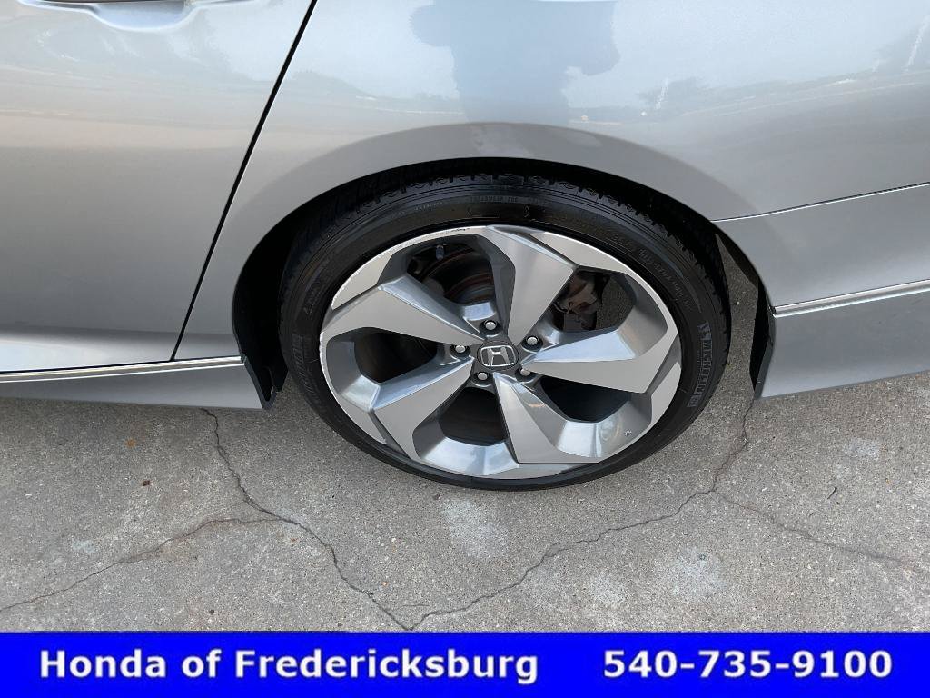 Used 2018 Honda Accord Touring image 11