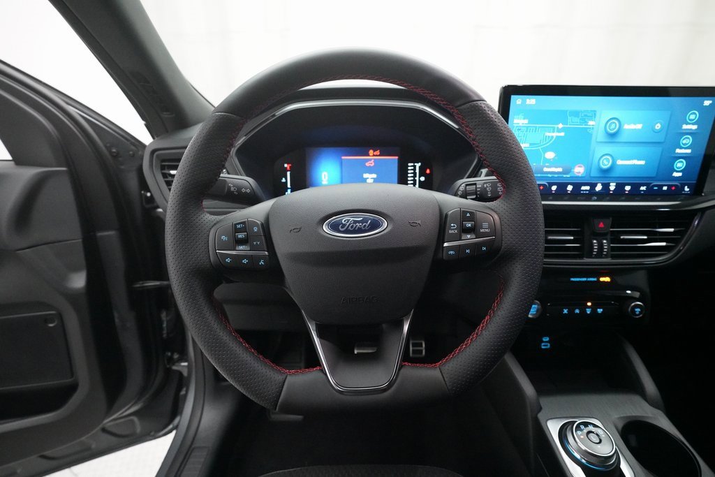 Used 2023 Ford Escape ST-Line w/ Tech Pack #1 image 4