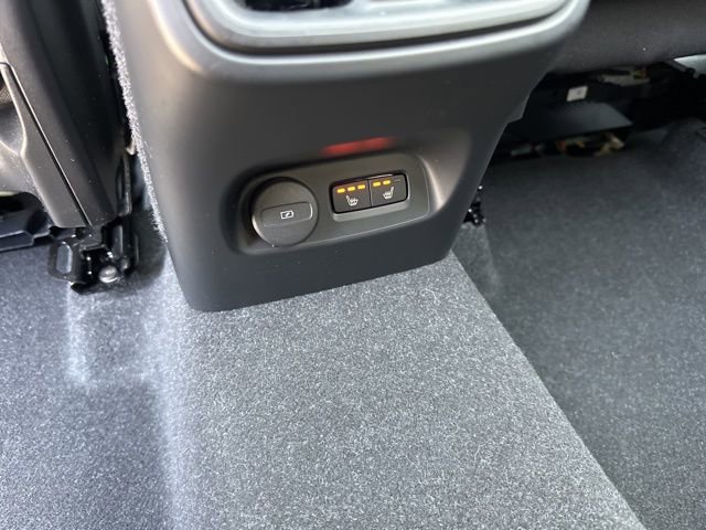 Certified 2023 Volvo XC40 B5 Plus w/ Climate Package image 14