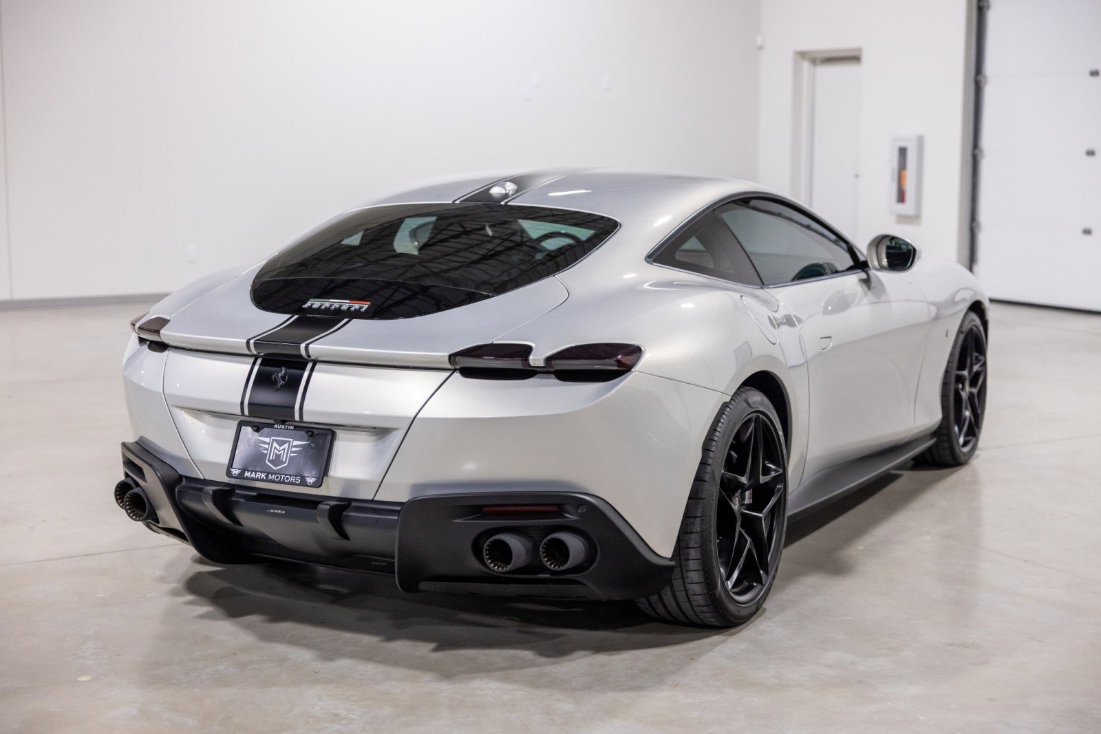 Used 2024 Ferrari Roma image 9