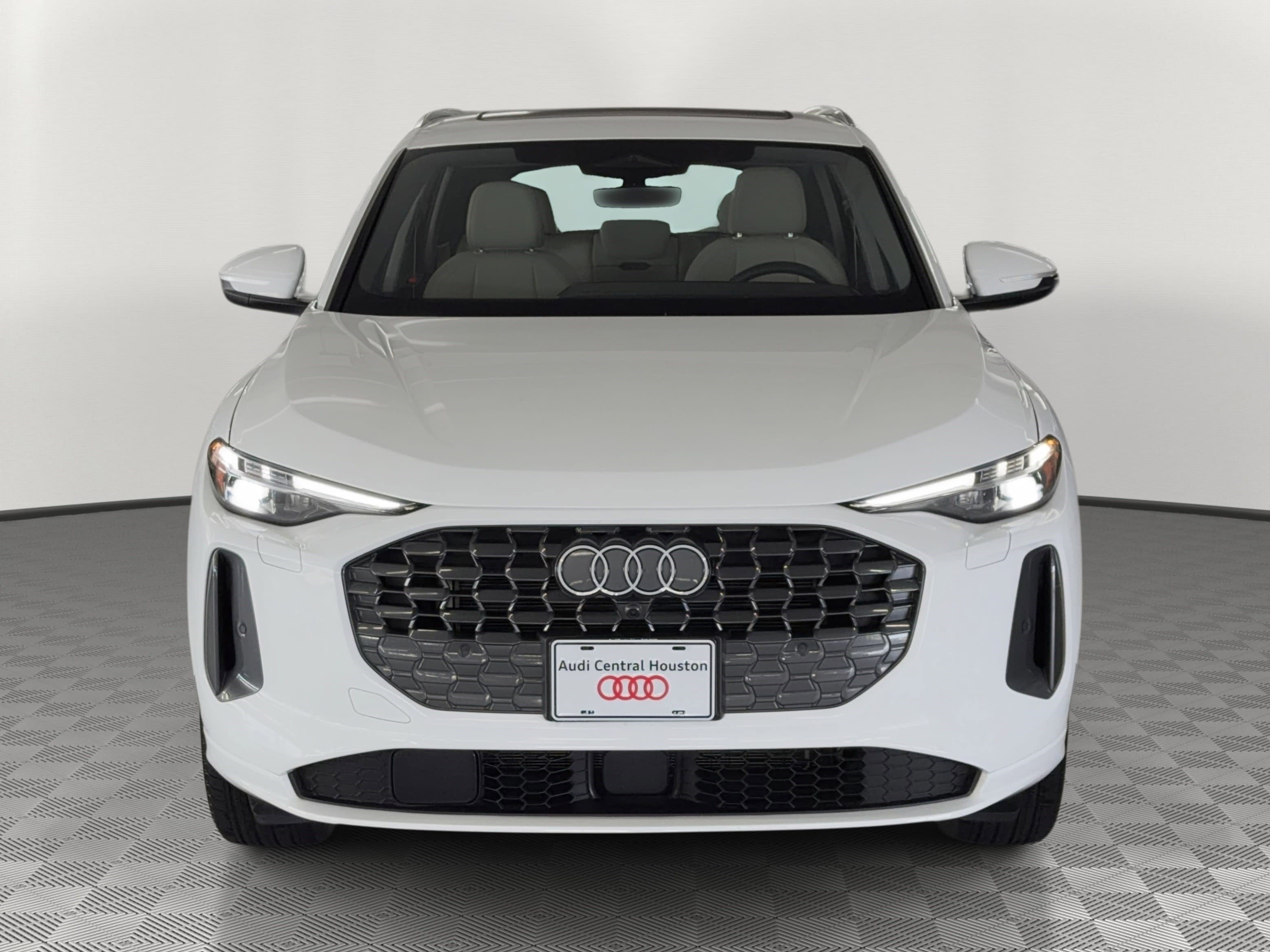 Used 2025 Audi Q5 Premium w/ Premium Plus AWD/4WD image 6