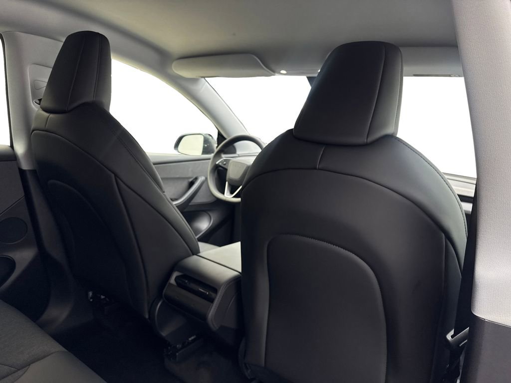 Used 2026 Tesla Model Y 2WD image 39