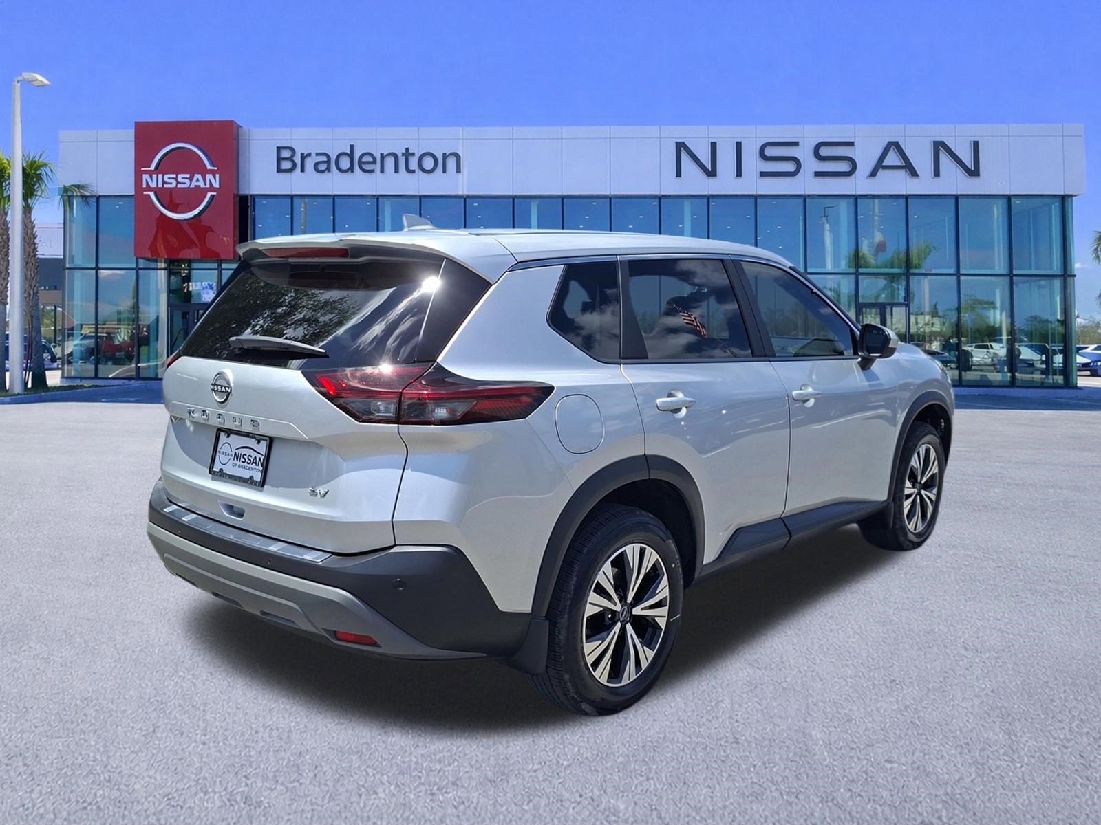 Used 2023 Nissan Rogue SV FWD image 5